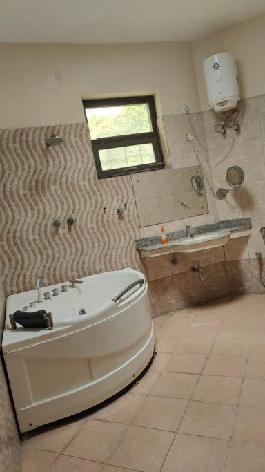 Basti House - Boutique Homestay 勒克瑙 外观 照片